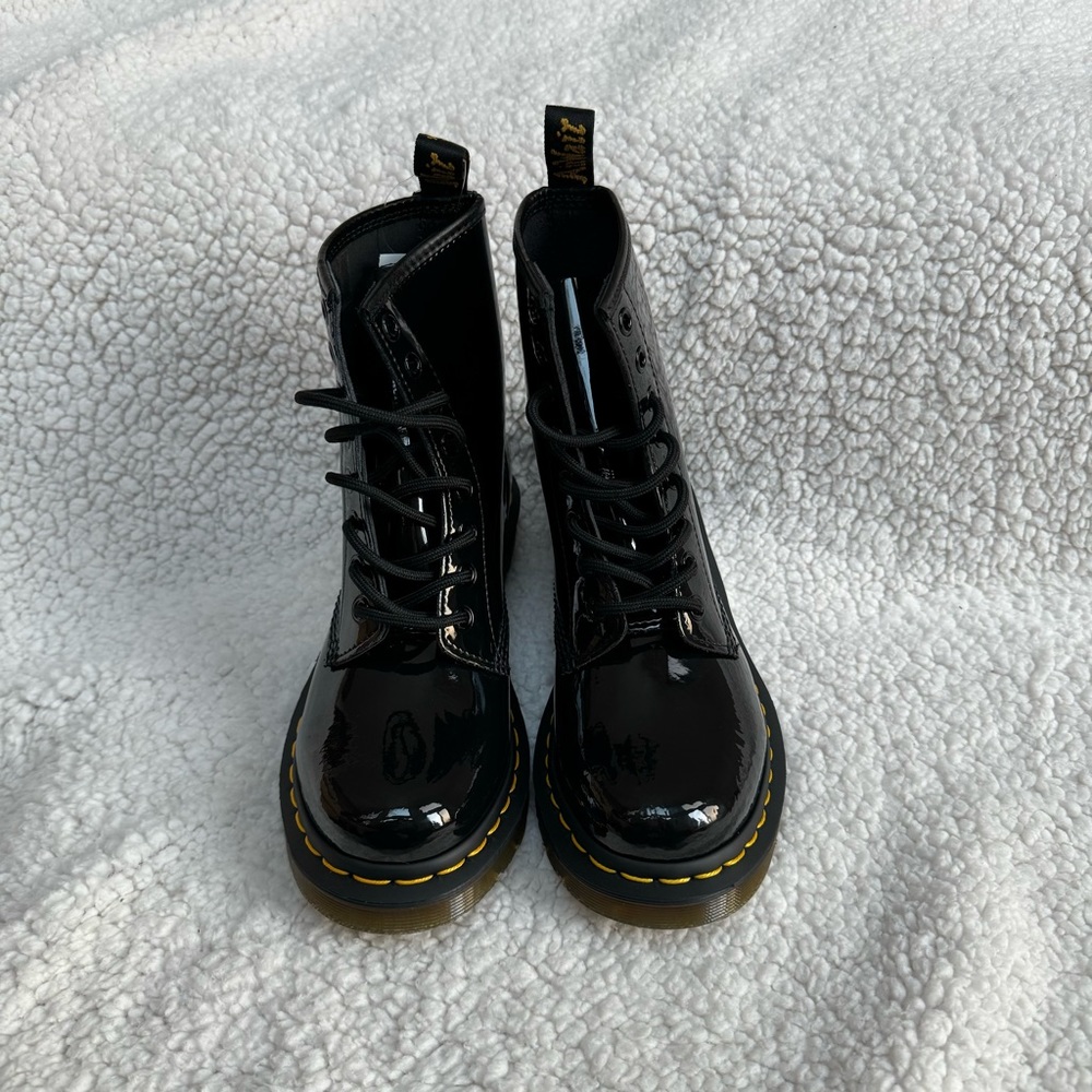 NEW w/o box Doc Martens 1460 boots size 7 🖤